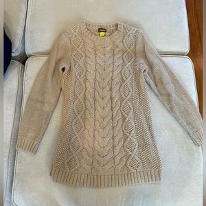 Cabela’s cable knit sweater beige size medium